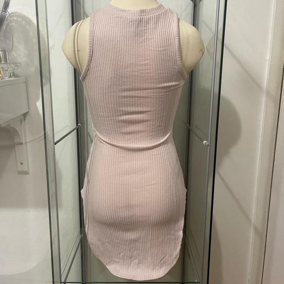 Revamped light pink sleeveless top - Picture 5 of 8